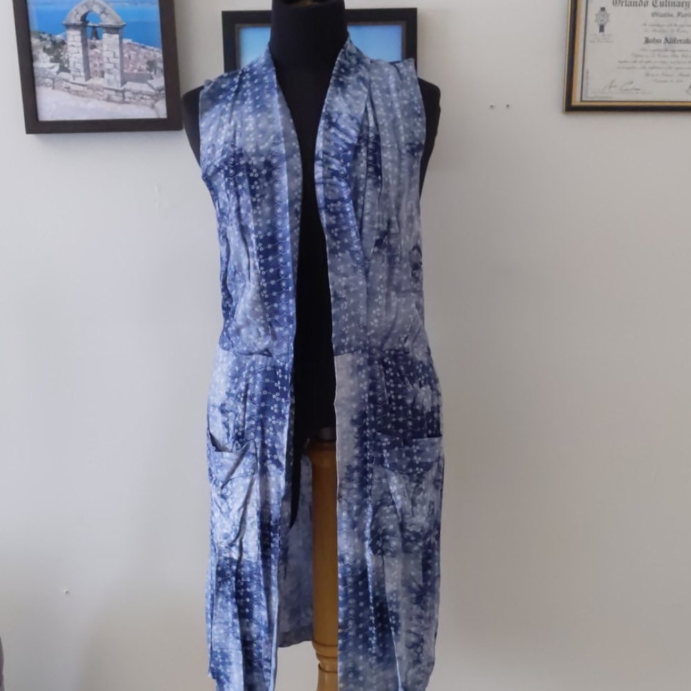 Boho tie dye BCBG Blue Kimono top like new size Small (2/4)With Belt